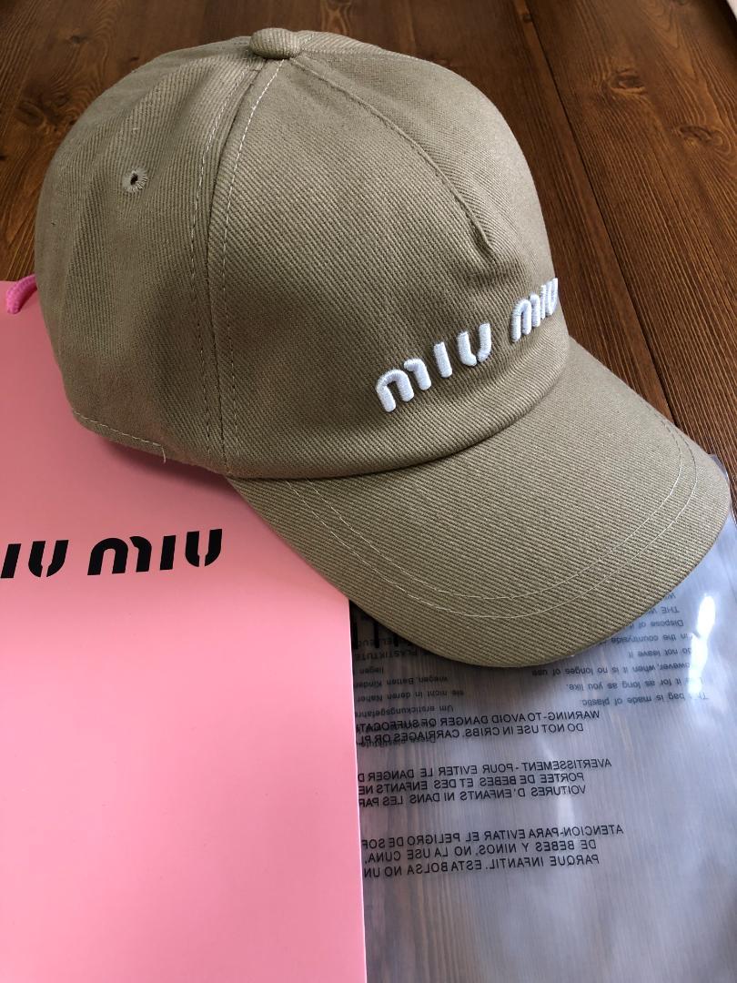 miu miu ベースボールキャップ カーキ