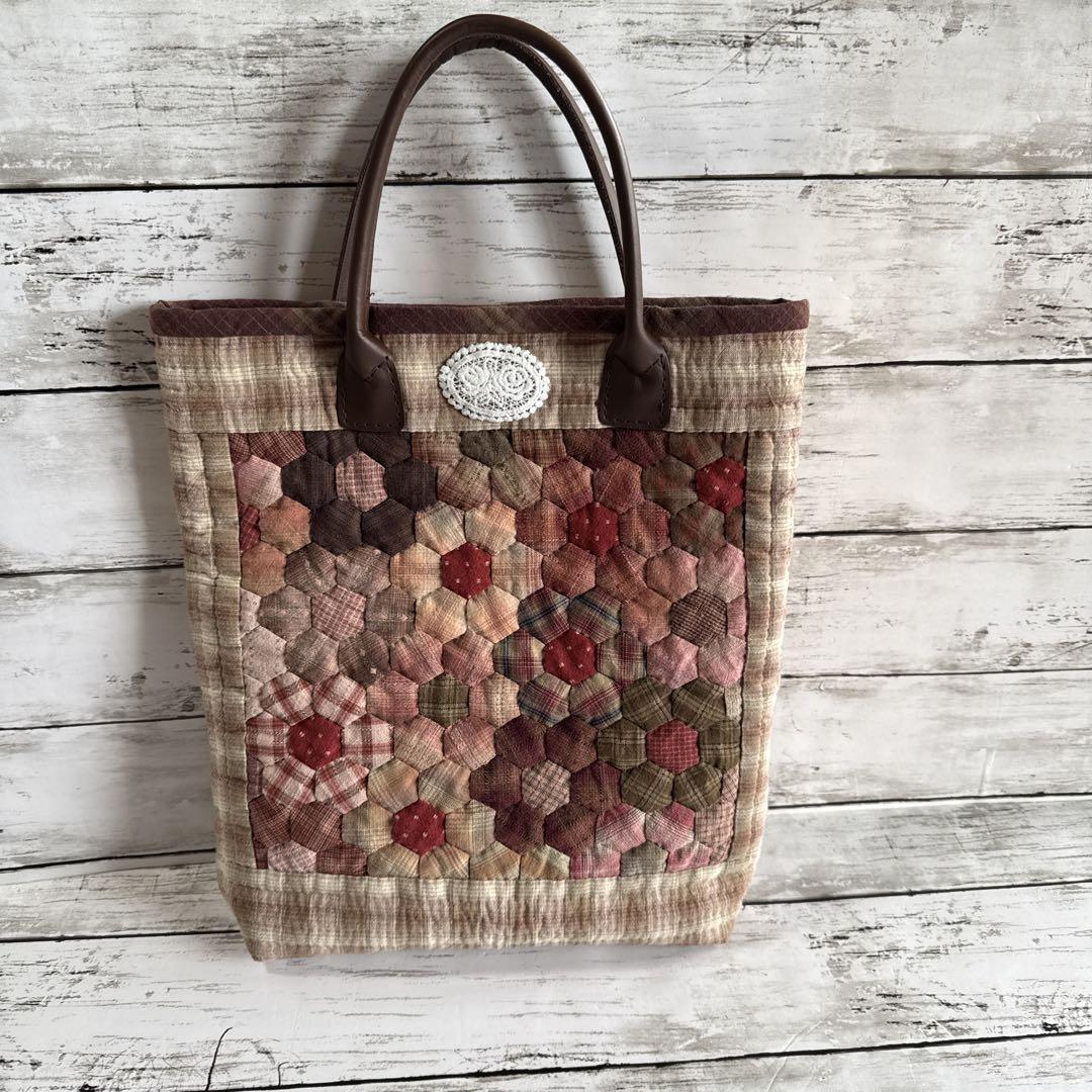 A4サイズ♡おばあちゃんの花園トートバッグ♡ハンドメイド♡先染め布