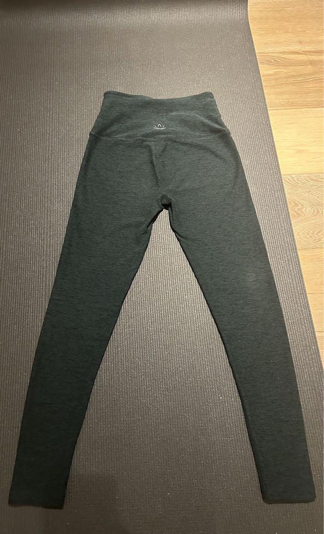 BEYOND YOGA XS ダークグリーン レギンス