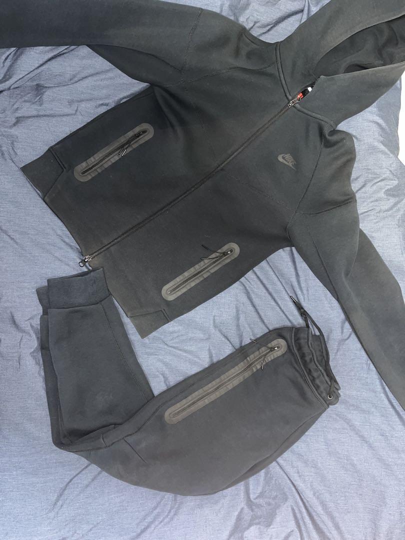 Nike テックフリース　セットアップ　黒　uk tech fleece