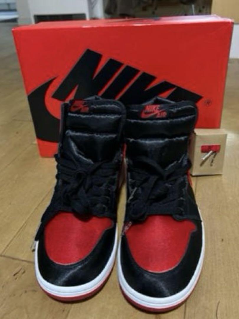 NIKE WMNS AIR JORDAN 1 RETRO HI OG サテン