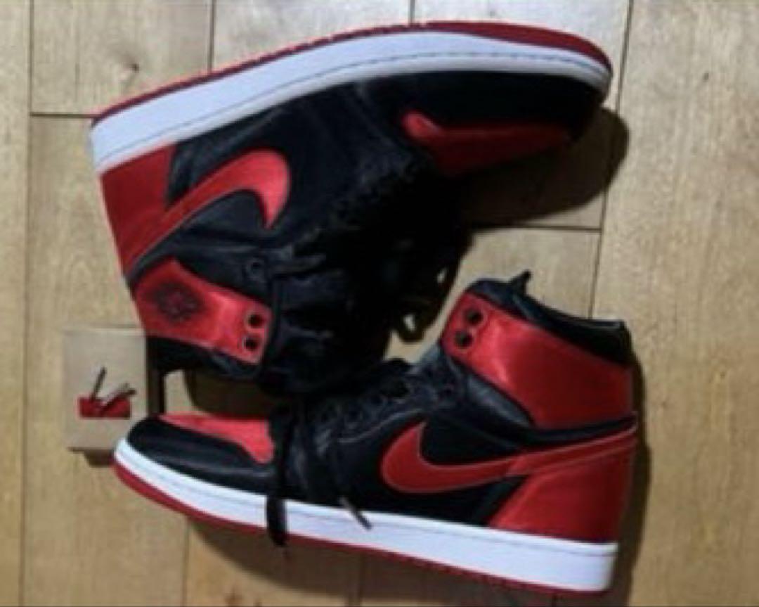 NIKE WMNS AIR JORDAN 1 RETRO HI OG サテン