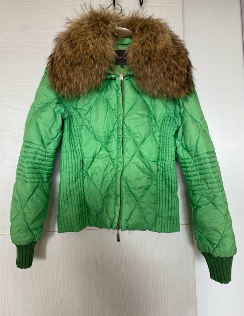 デュベチカ　ファーダウンジャケット