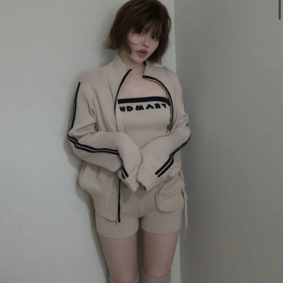 トップス ANDMARY Zoe full zip set up beige andmary Zoe full zip set up beige - メルカリ