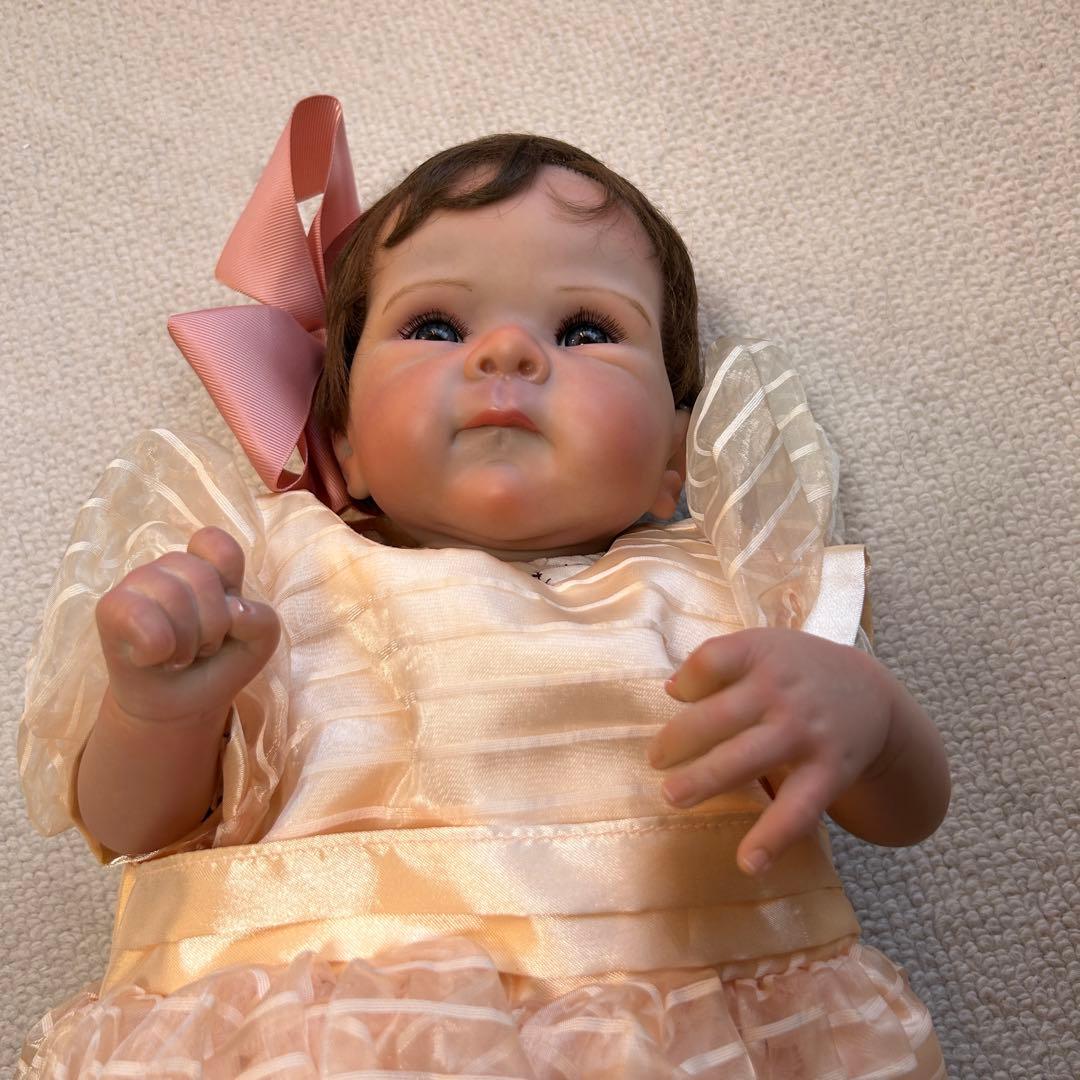 お目々パッチリのリボンドール リアルベビードール お顔と手足はシリコン製 お目々パッチリのリボンドール リアルベビードール お顔と手足はシリコン製