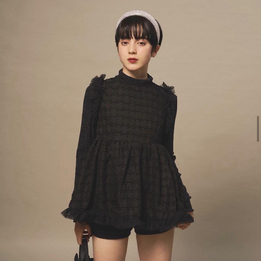 トップス Ballerina feather peplumtops treaturself Ballerina feather peplumtops treaturself - メルカリ