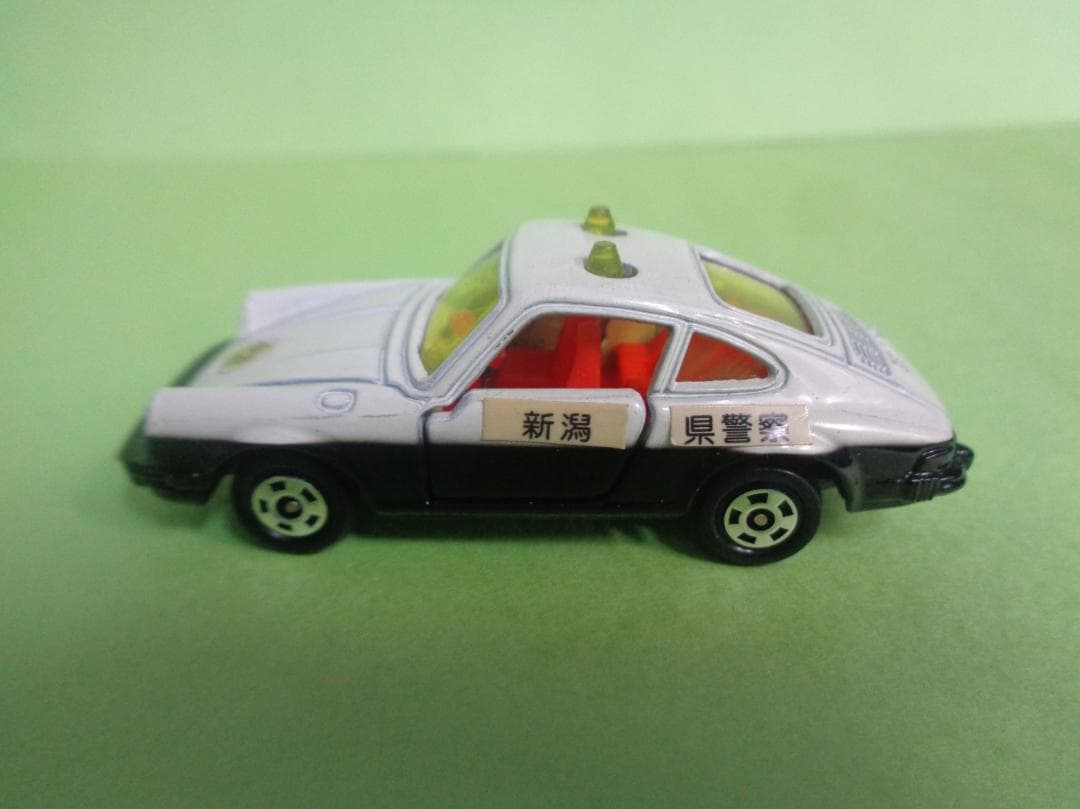 トミカ　F16-1　ポルシェ９１１Ｓ ポリスカー　新潟県警察仕様 トミカ パトロールカー ポルシェ９１１S パトカー仕様 トミカ