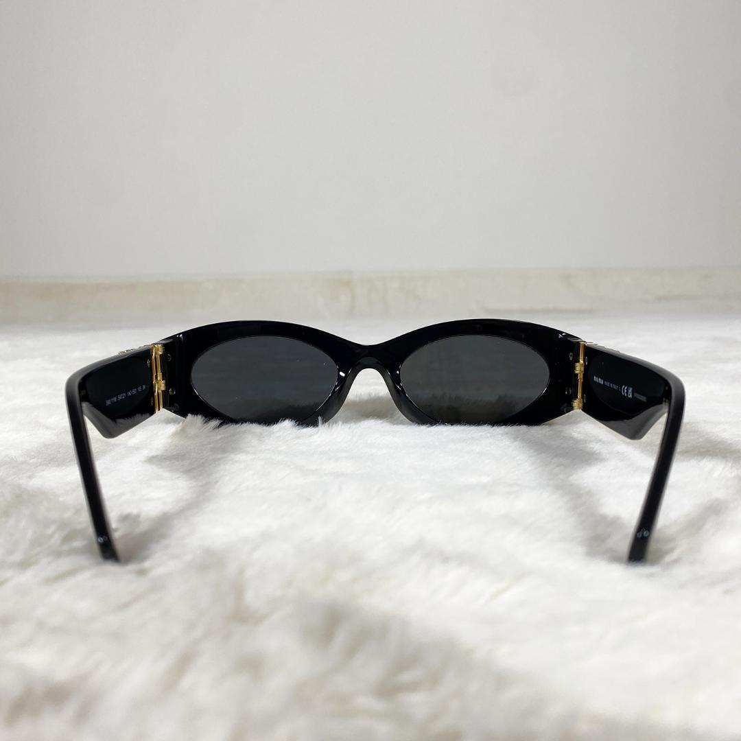 極美品 miu miuアイウェア キャットアイ サングラス 箱付き 極美品 miu miuアイウェア キャットアイ サングラス 箱付き