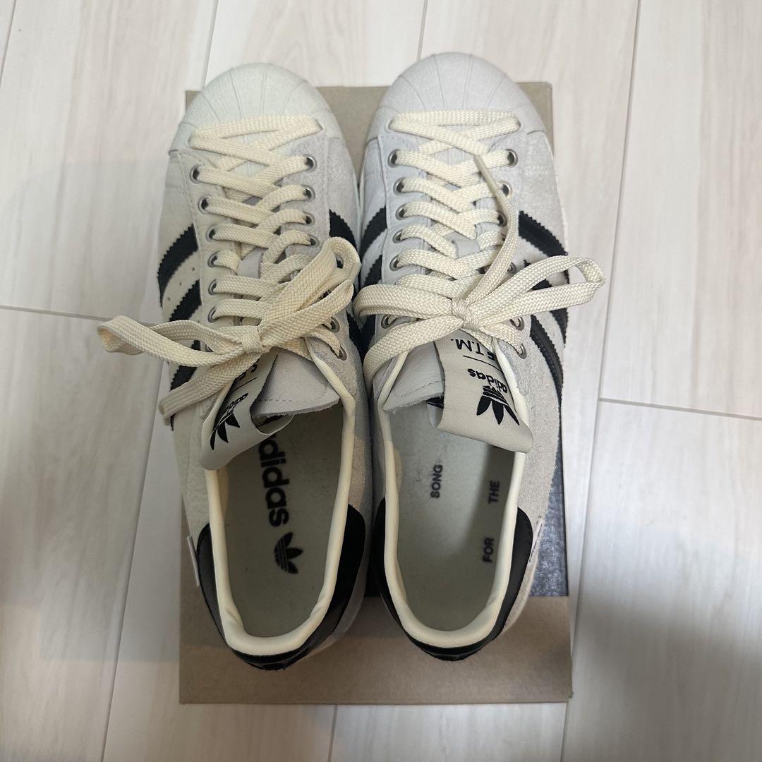 靴 Song for the mute Adidas Superstar 82