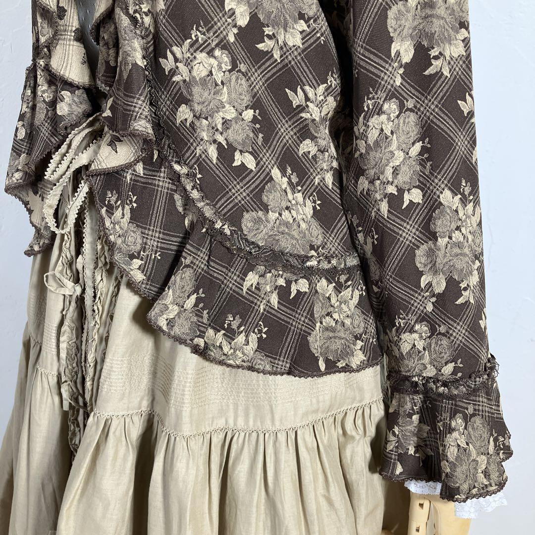 カネコイサオ 定価3万1900円 とても手触りの良い素材のオーバー