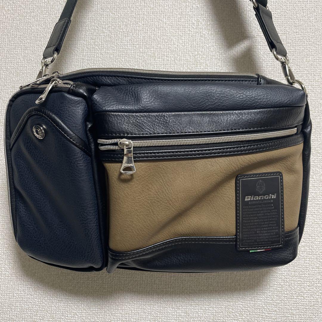 ビアンキ ミニショルダーバッグ ネイビー