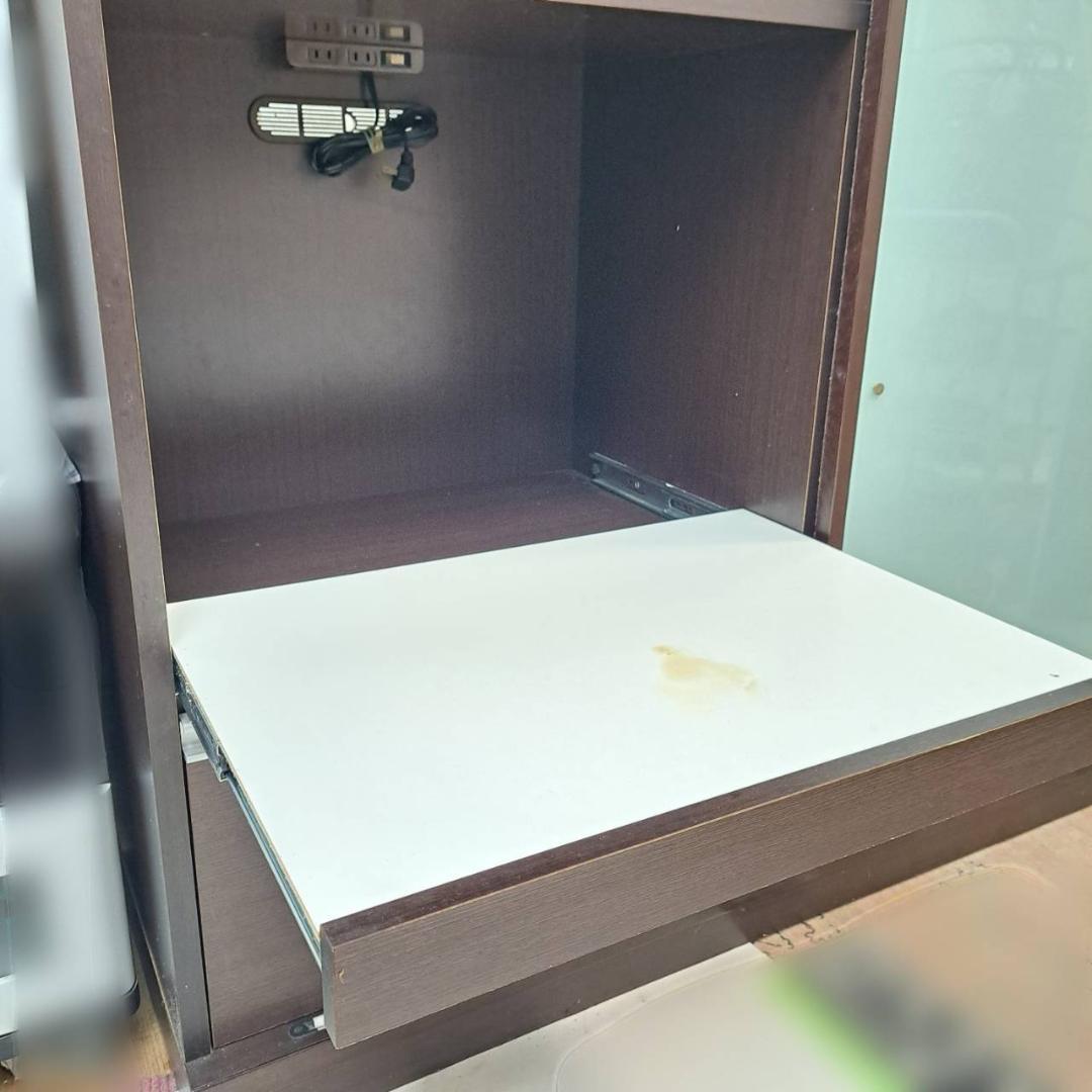 【福岡市内近郊限定】ガラス扉スライドタイプ　食器棚【配送料込み】
