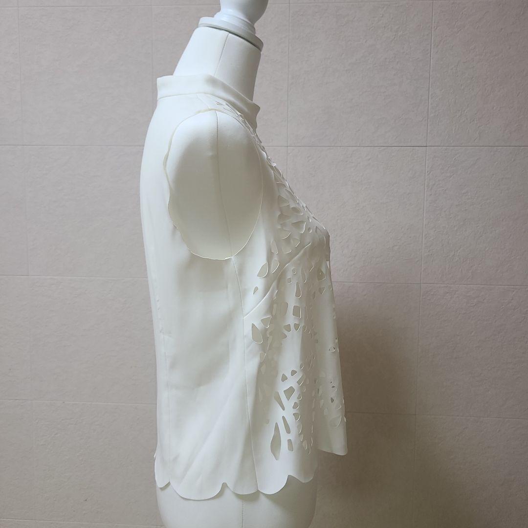 驚きの安さ KOSHINO HIROKO ホワイト トップス ノースリーブ カットアウト トップス