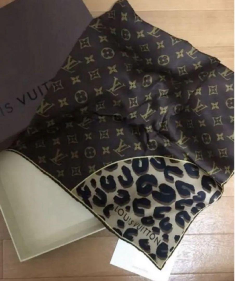 極美品 LOUIS VUITTONシルクスカーフレオパード豹柄モノグラムお
