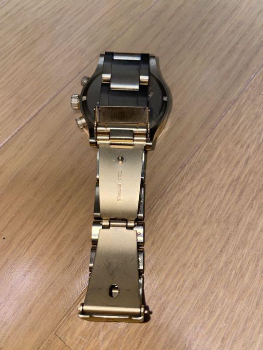 値段交渉あり！NIXON 金時計　ゴールド　200m防水　腕時計　ニクソン