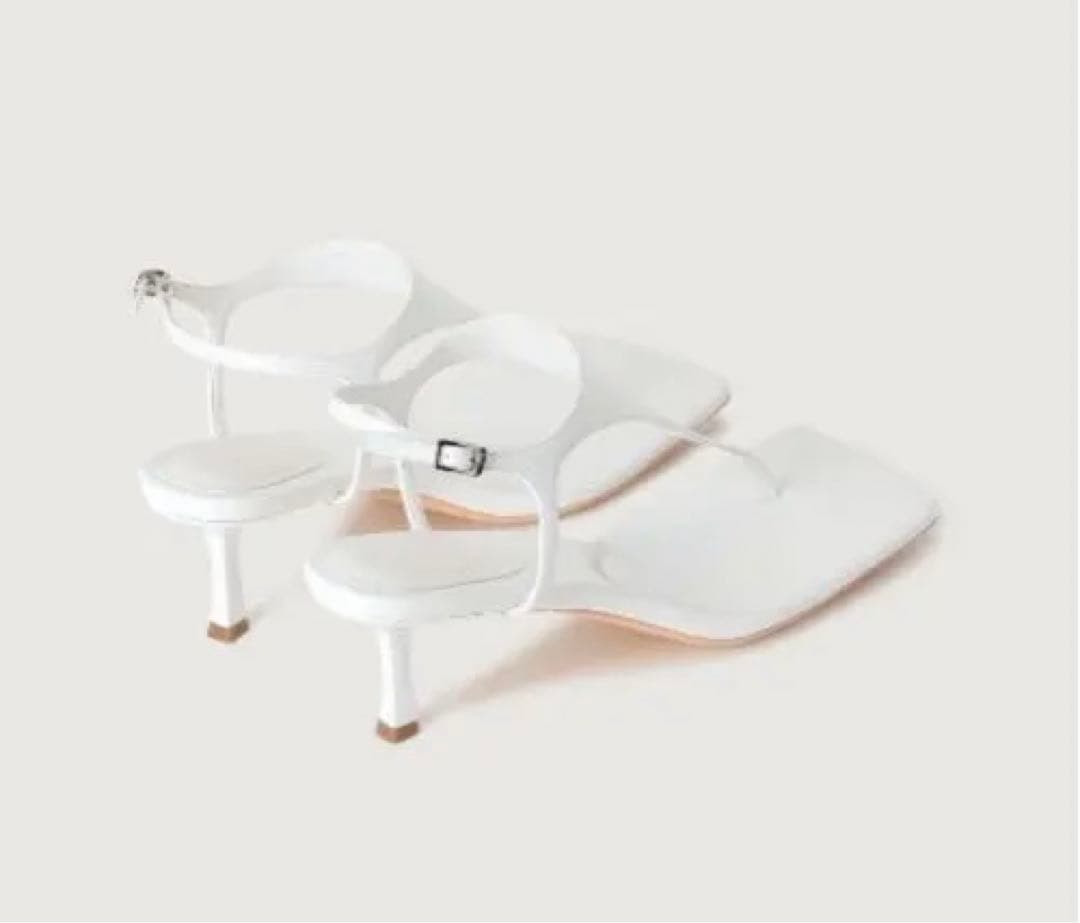 カジュアルトングサンダル　ホワイト