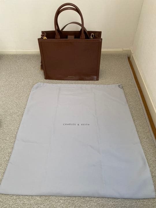 CHARLES&KEITH エクストララージトートバッグ(Dark Brown
