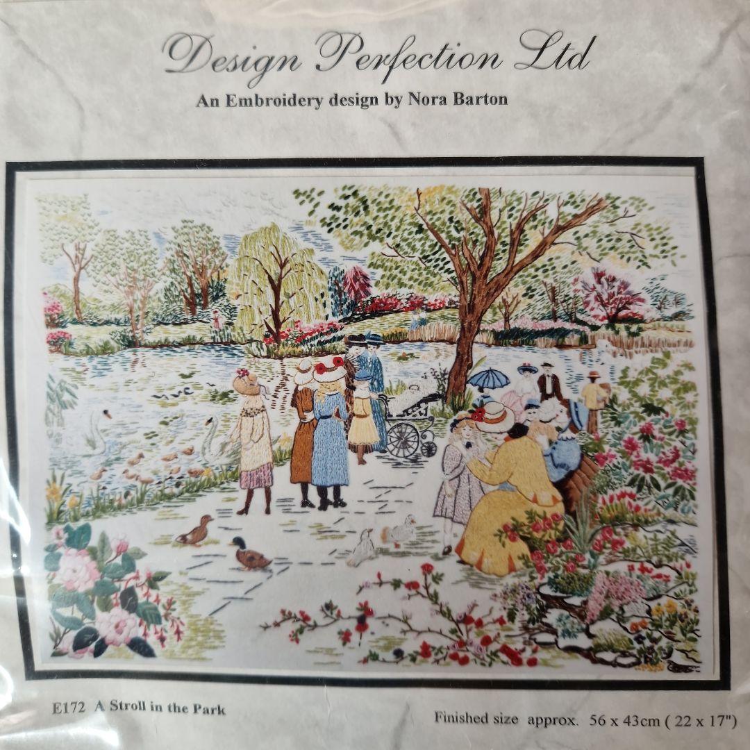 刺繍作成キット E172 A Stroll in the Park