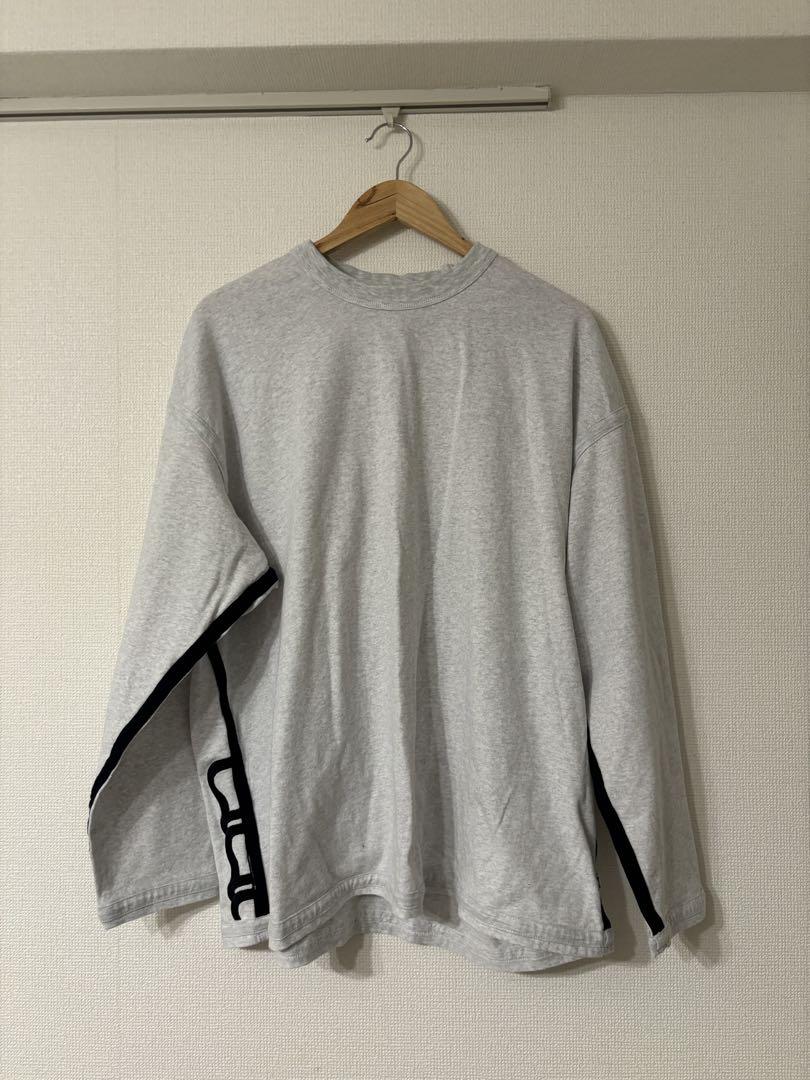 トップス CAHLUMN Limited embroidered TEE