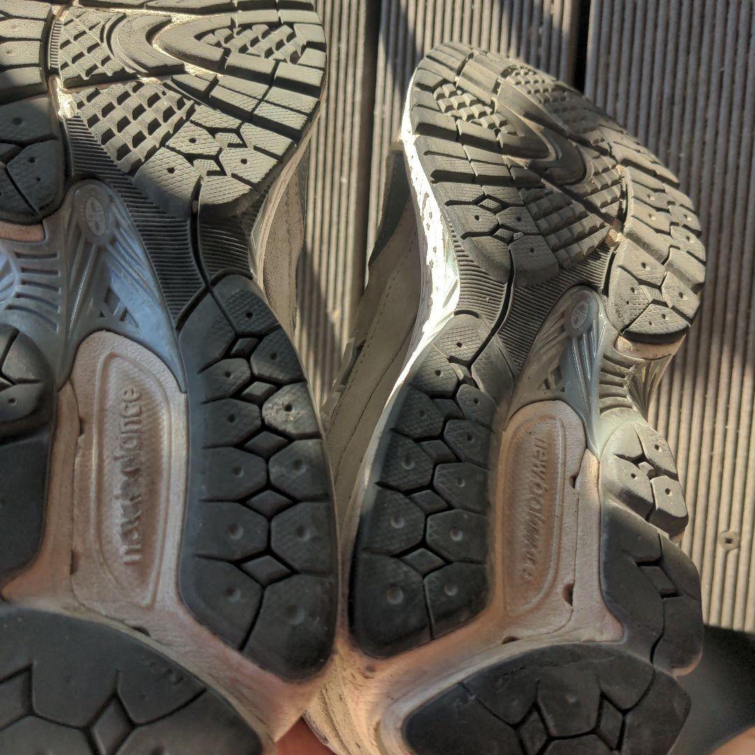 New Balance M2002R グレー スニーカー