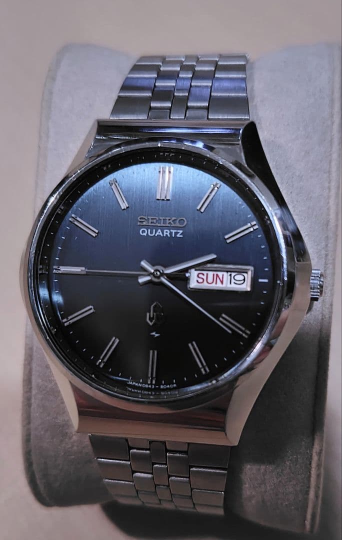 セイコー 美品 オリジナルガラス風防傷無し 電池新品 1975年製 SEIKO セイコー 美品 オリジナルガラス風防傷無し 電池新品 1975年製 SEIKO