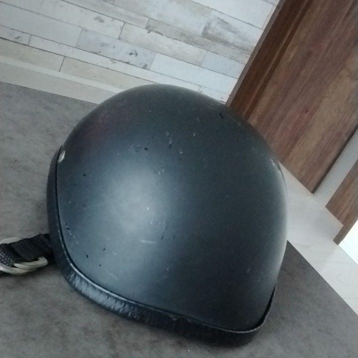 ダックテールヘルメット