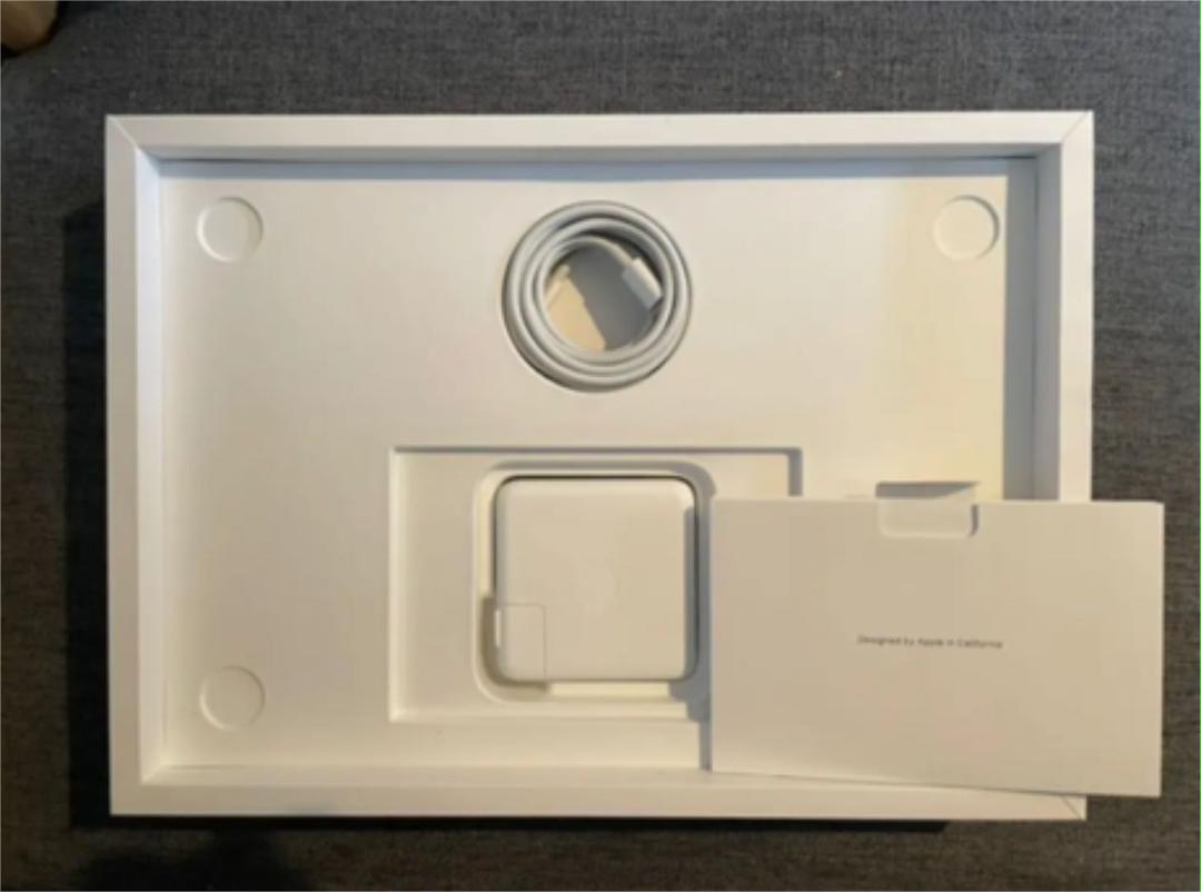 人気日本製 鴨ハシさま専用超美品 MacBook Pro2020 13 512GB シルバー WsjVG-m71448692889 本物保証新作