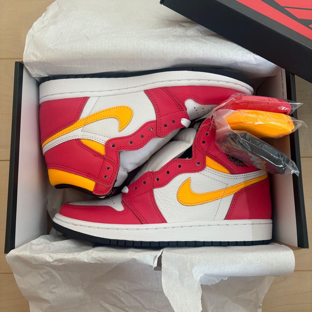 ナイキ 555088-603 エアジョーダン1 ハイ ライト フュージョンレッド