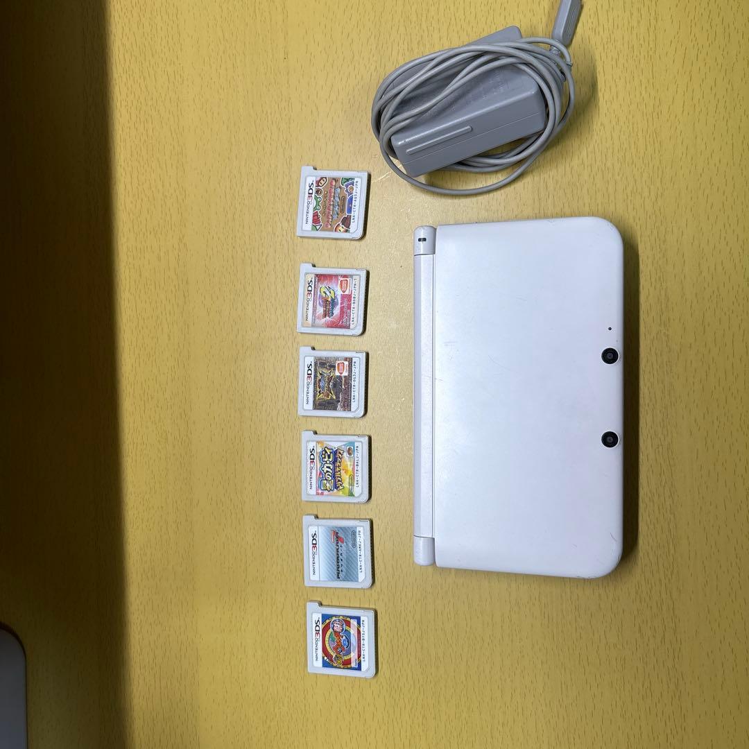 ニンテンドー3DS LL ホワイト 本体とゲームソフト目立った傷や汚れなし
