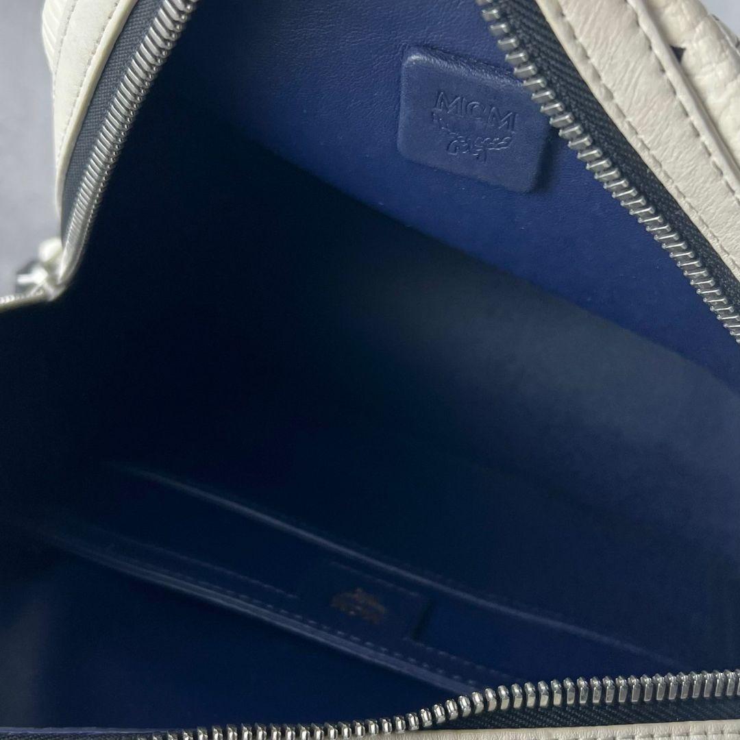 MCM ホワイトロゴ リュック スタッズ バックパック 保存袋