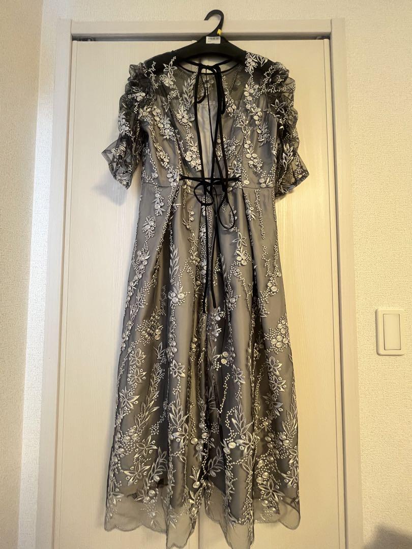 お値下げしました！！haremode 花柄刺繍ミディ丈ドレス S ((美品))