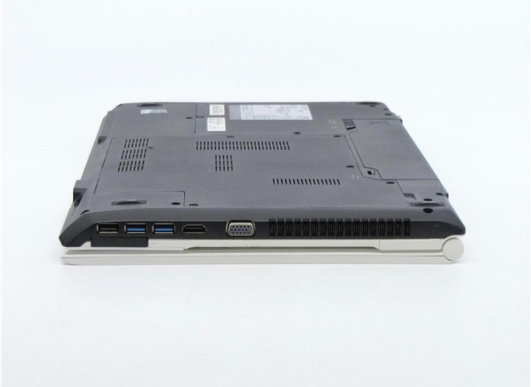 ホワイトノートパソコン Win11