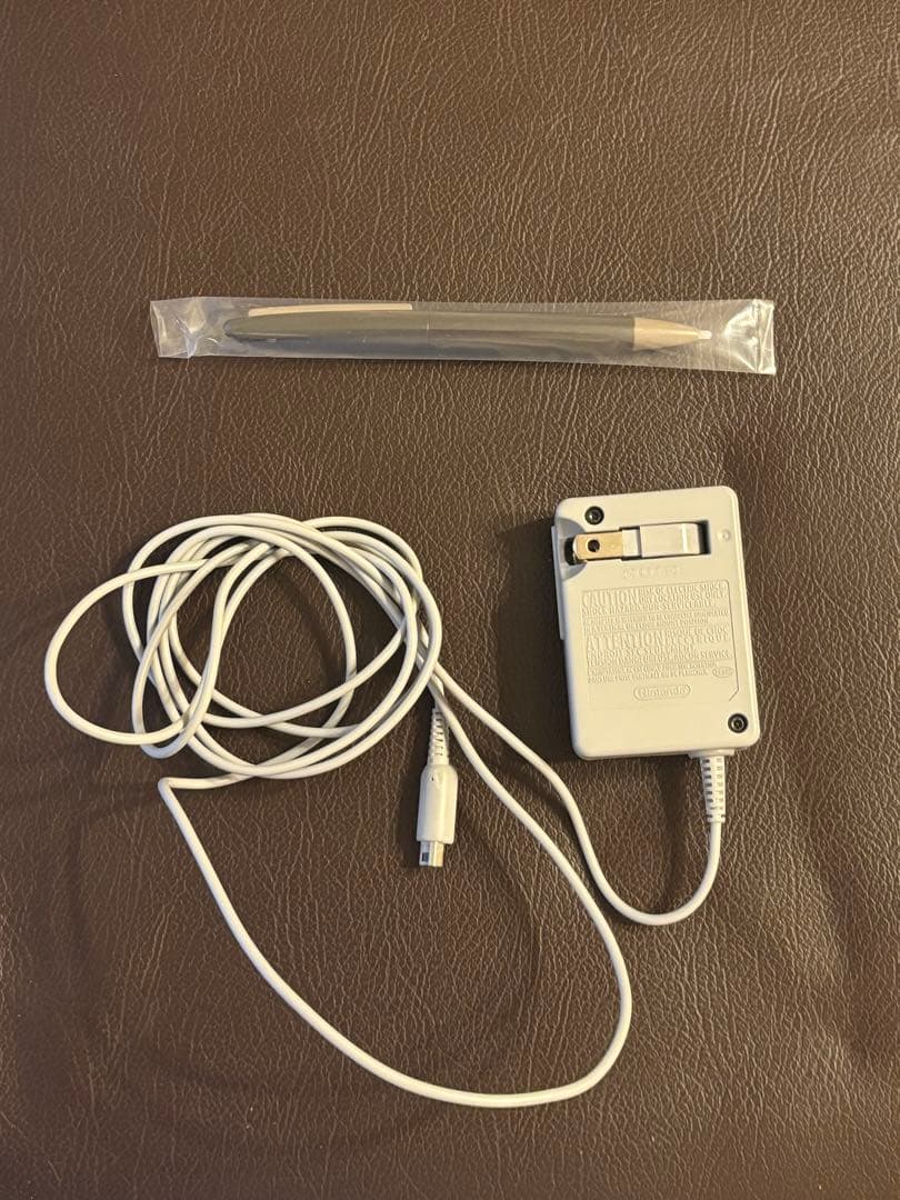 DSi LL 本体 箱 説明書 保証書付きNintendo DS UP786_INFO