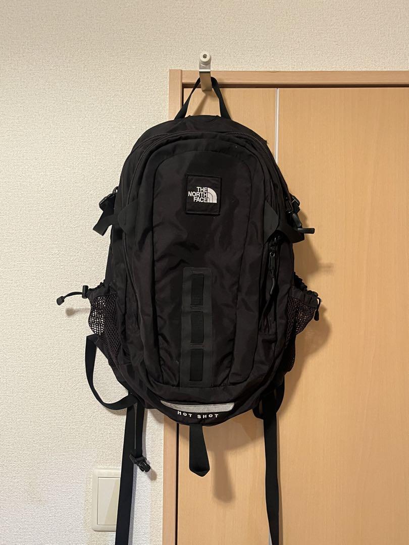 美品　ノースフェイス　ホットショット　ブラック　リュック　PC収納付　ラスト1点