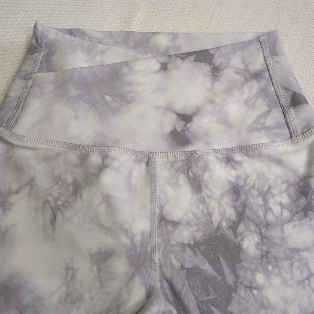 【美品】イージーヨガ　ヨガレギンス　白×グレー　Ｓ