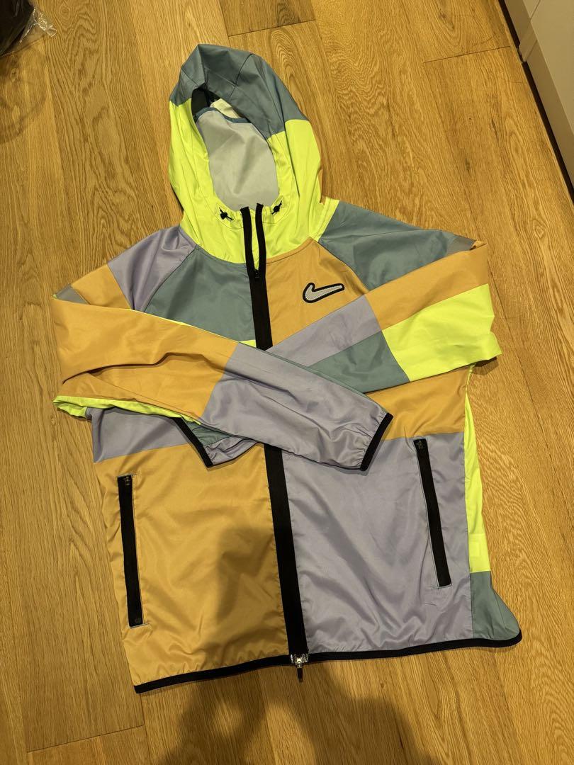 NIKE  ナイロンジャケット　ウィンドブレーカー　スポーツウェア