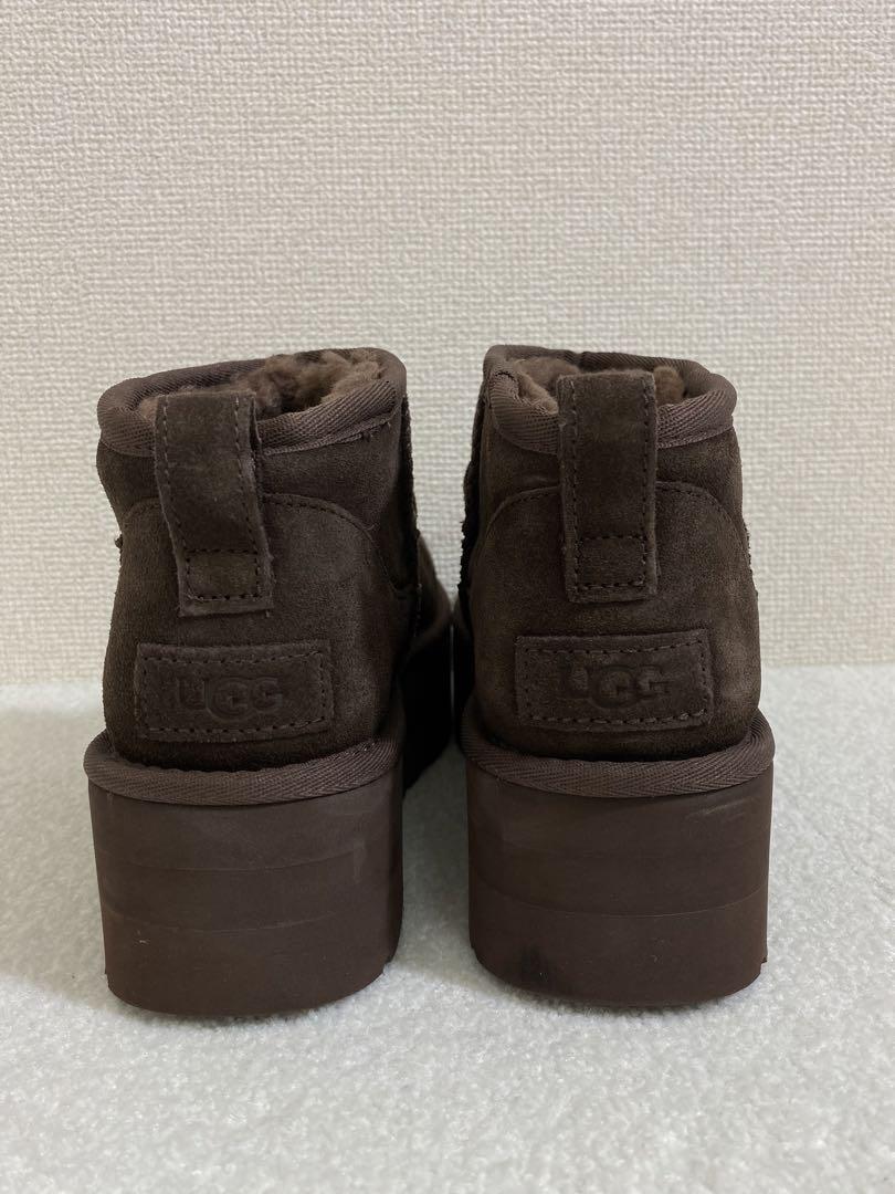 7943. UGG  クラシック ウルトラ ミニ プラットフォーム