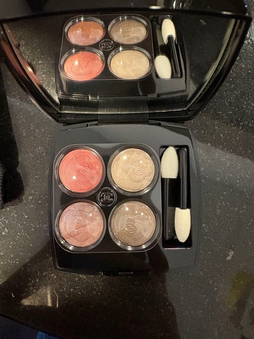 CHANELシャネル レキャトルオンブル