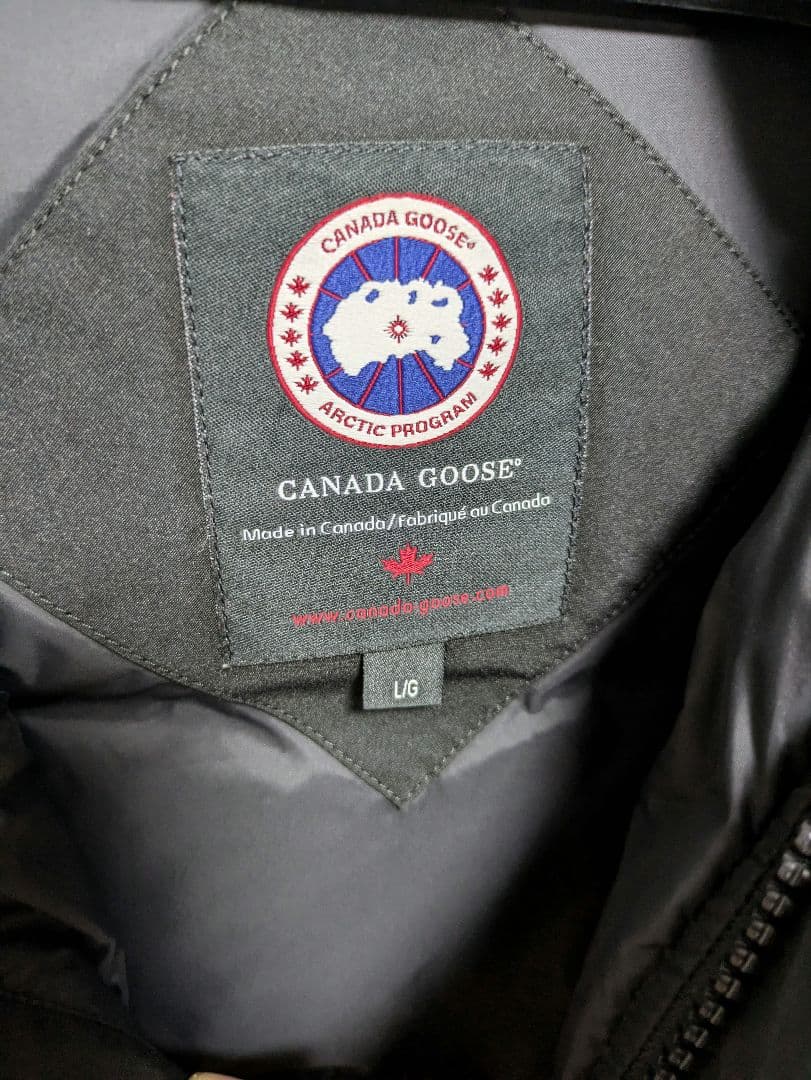 カナダグース ブラックダウンベスト フード付き カナダグース ブラックダウンベスト フード付き