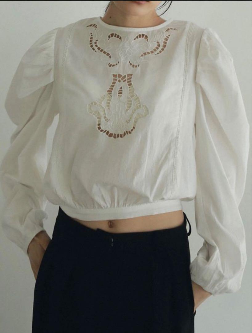 トップス anuke Cutwork Puff Blouse