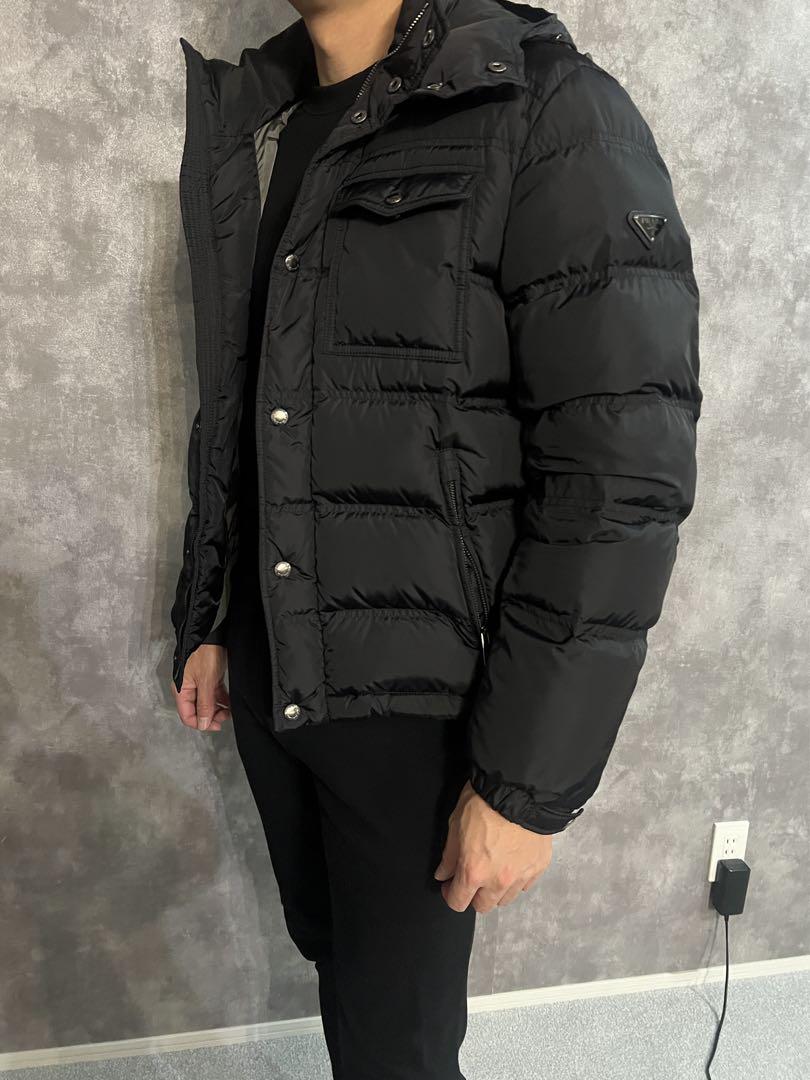 PRADA 黒 ダウンジャケット フード付き