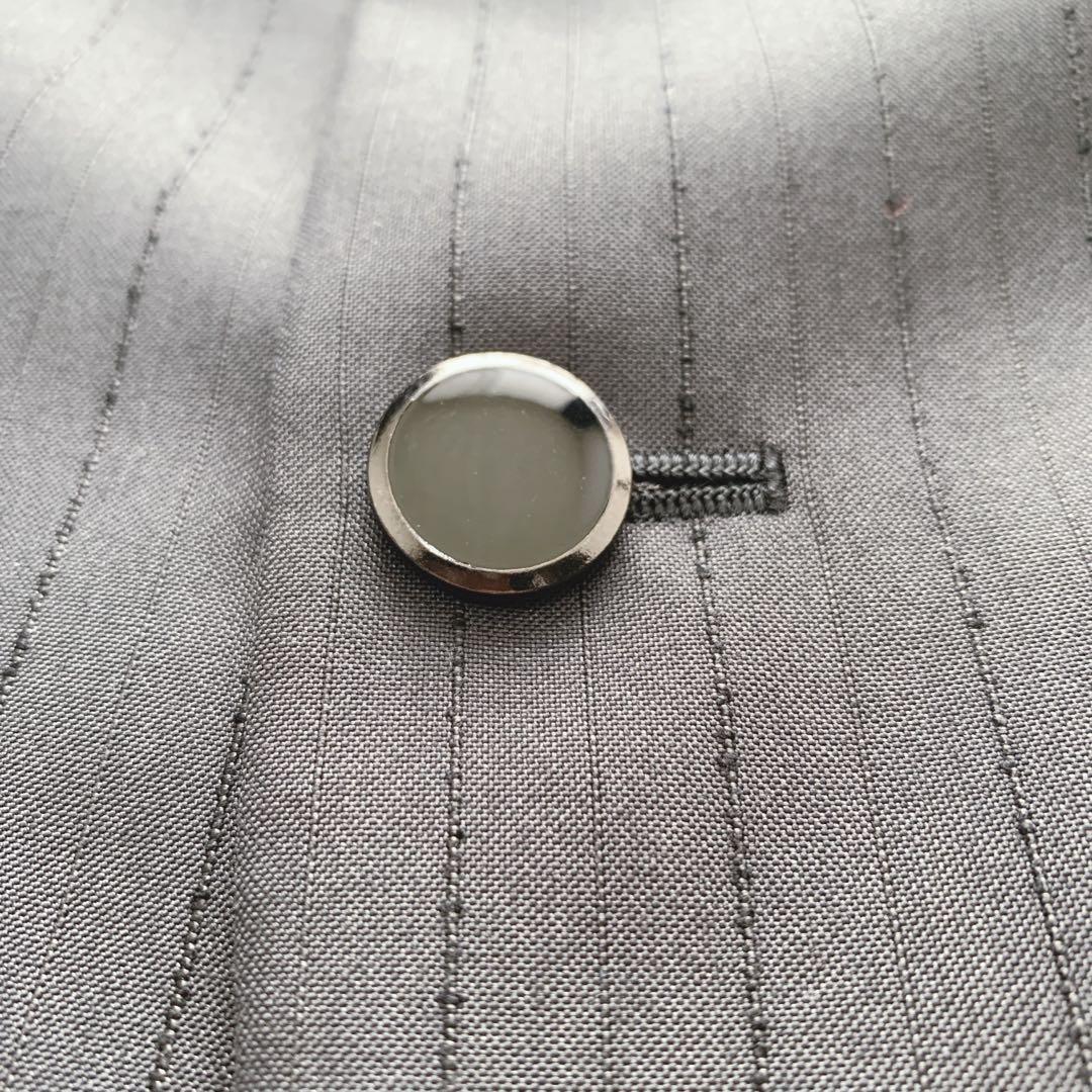 Uomo アヴィカウォモ