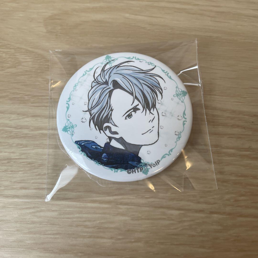 ユーリ!!! on ICE ヴィクトルニキフォロフ 缶バッジ - メルカリ