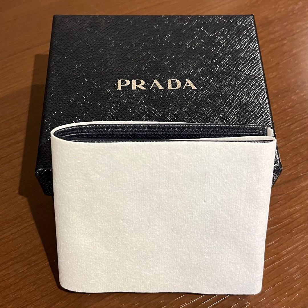 プラダ　二つ折り　財布　メンズ　美品　PRADA ネイビー　単色　無地　シンプル