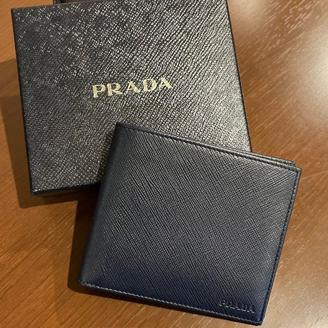 プラダ　二つ折り　財布　メンズ　美品　PRADA ネイビー　単色　無地　シンプル