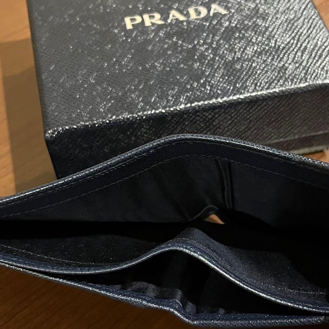 プラダ　二つ折り　財布　メンズ　美品　PRADA ネイビー　単色　無地　シンプル