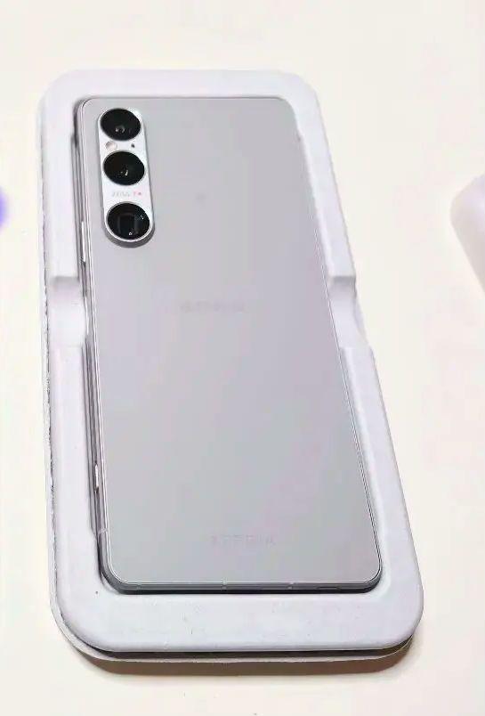 新品　Xperia 1 VI　ブラック又は プラチナシルバーのどちらか