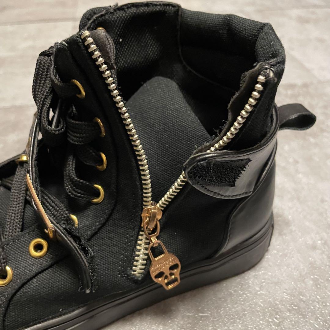ALEXANDER MCQUEEN