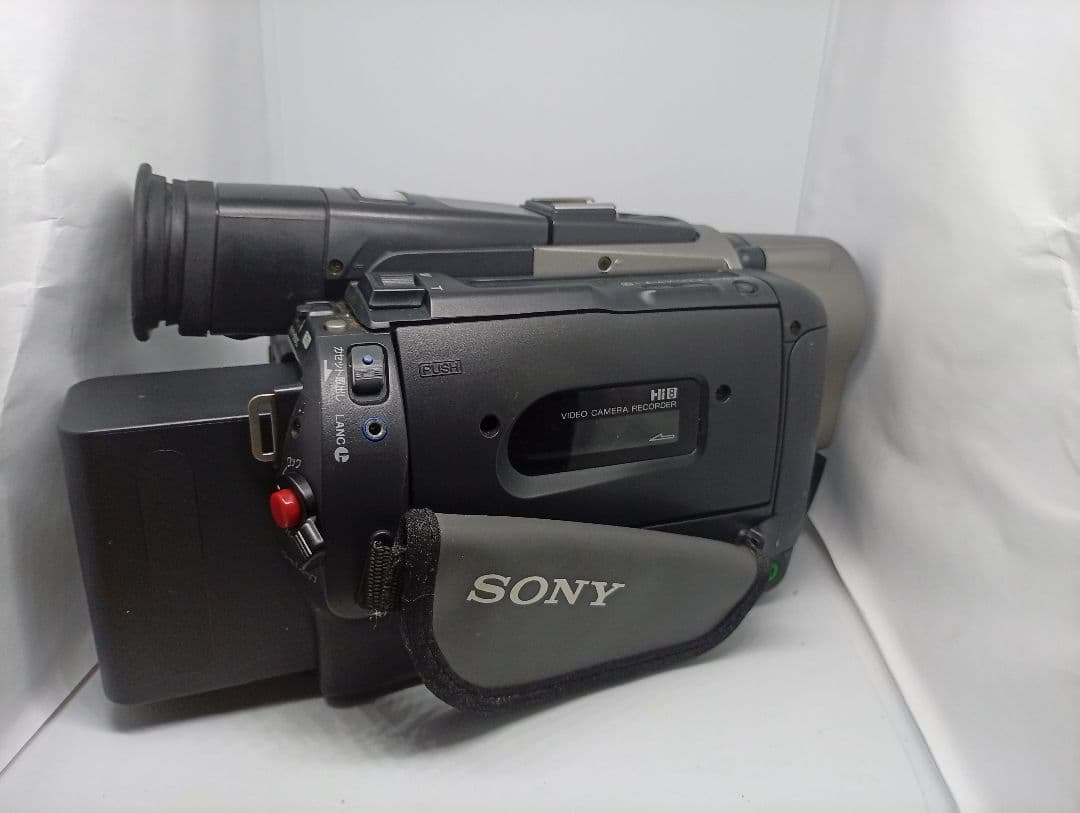 動作品 SONY Hi8ビデオカメラ Handycam CCD-TRV95 動作品 SONY Hi8ビデオカメラ Handycam CCD-TRV95