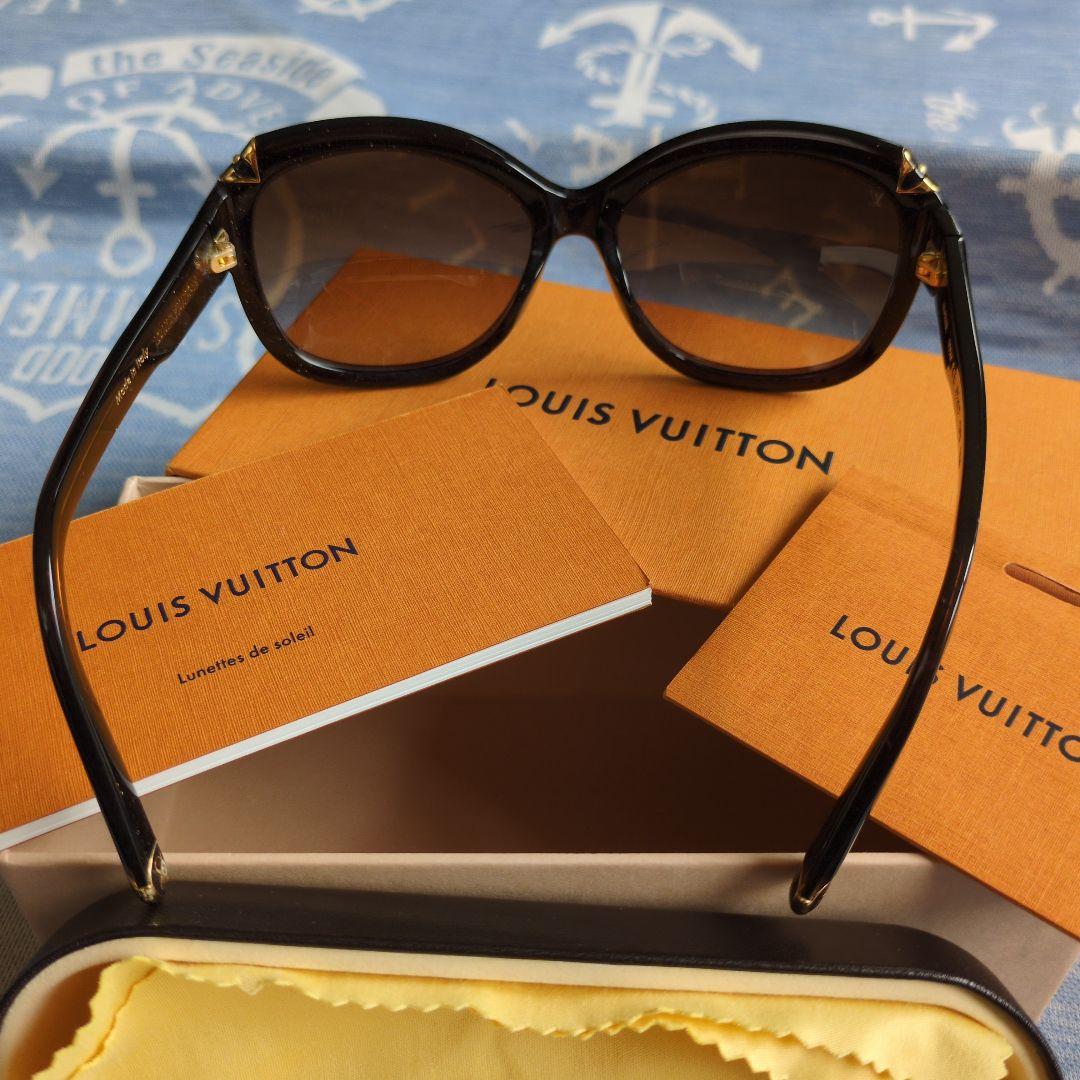 LOUIS VUITTON サングラス キャットアイ LOUIS VUITTON サングラス キャットアイ